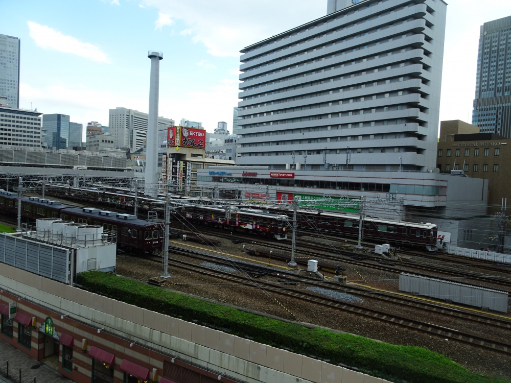 閉店 トレインビューレストラン モンスーンカフェ茶屋町で阪急電車を楽しむ 出発進行