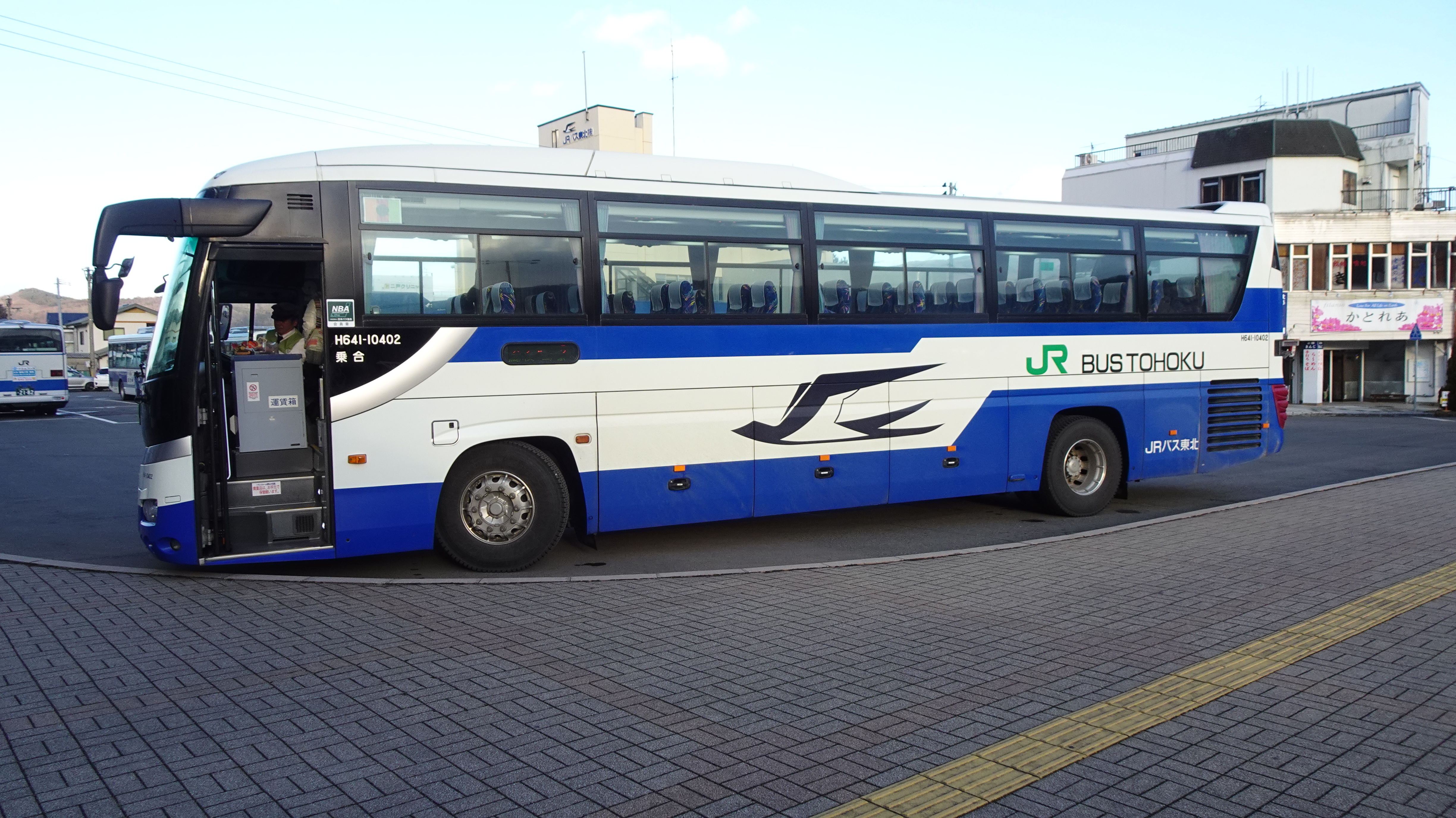 駅探訪 二戸駅でjrバスと東北新幹線を楽しむ 出発進行
