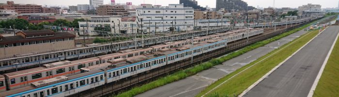 妙典橋から車両基地を見る